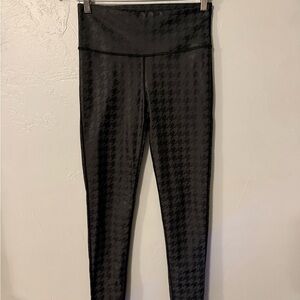 Mono B Black Houndstooth High-Waisted Leggings – Size M